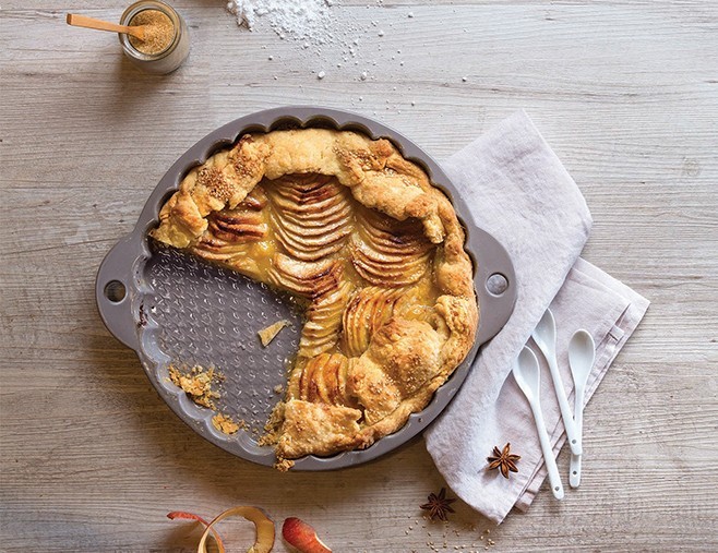 crispy sesame apple tart