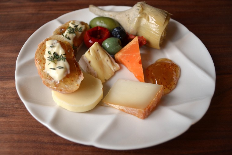 How to Assemble an Easy French Cheese Board